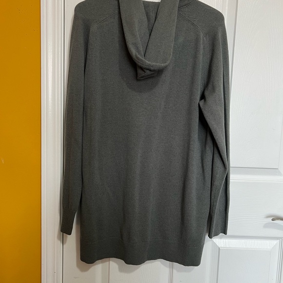 TONET Cashmere/Wool Sweater Set - Picture 7 of 16